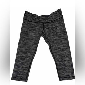 Lululemon Dark Grey Wunder Under
Cropped Leggings With Black & White
Stripes